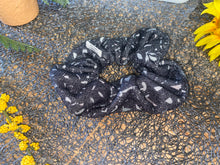 Load image into Gallery viewer, Scrunchies - Cotton Fabric
